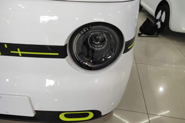 Used Geely Galaxy Panda 2025 210 km – Yuanqi Bear Left Front Headlight
