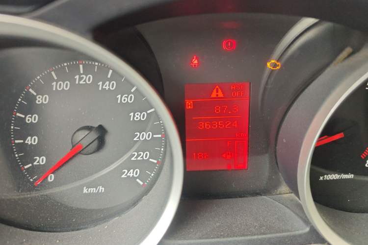 Used Mitsubishi Lancer EX 2011 Xiali Edition 2.0L Manual Comfort Model Odometer Close Up