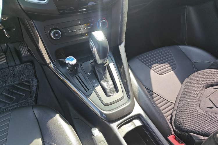 Used Ford Focus 2018 Hatchback Classic 1.6L Automatic Trendy SmartDrive Edition