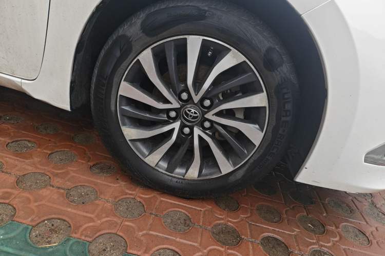 Used Toyota Corolla 2016 Dual-Engine 1.8L E-CVT Luxury Edition