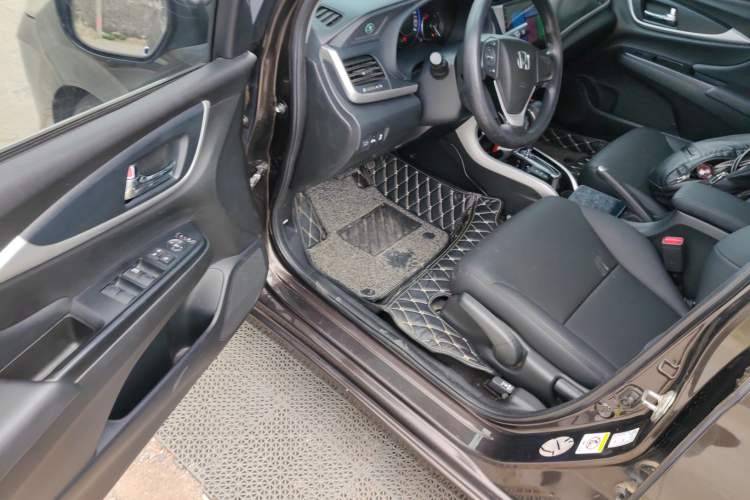 Used Honda Crider 2016 1.8L CVT Luxury Edition Driver Seat