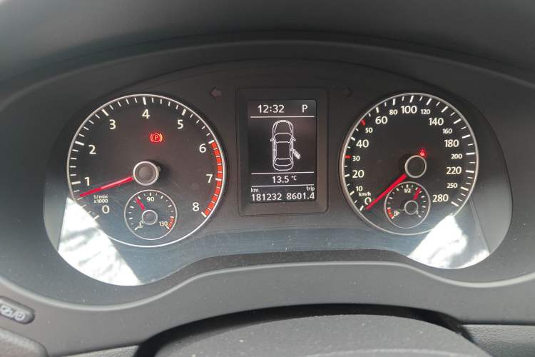 Used Volkswagen Sagitar 2014 Revised Version 1.4TSI Automatic Luxury Edition Odometer Close Up