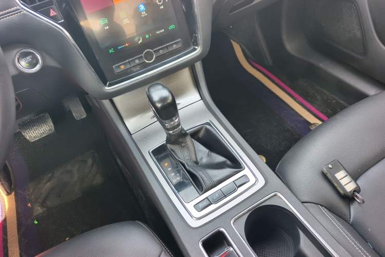 Used Roewe i6 2020 PLUS 1.6L CVT 4G Connected Glory Flagship Edition
