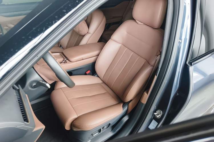 Used Nio ES8 2023 75 kWh Executive Edition
