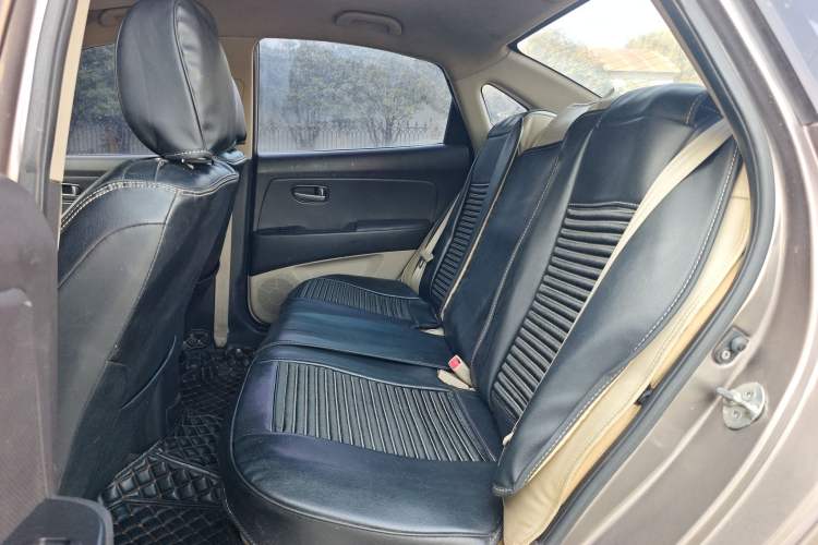 Used Hyundai Celesta 2015 1.6L Manual Comfort Model

