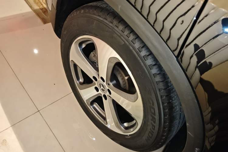 Used Mercedes-Benz GLC 2017 GLC 260 4MATIC Luxury Model