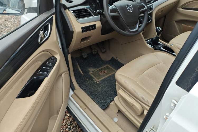 Used Baojun 730 2016 1.5L Manual Comfort Version 7 Seats China V Emission Standard