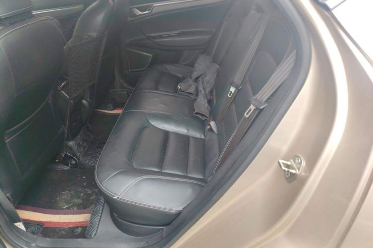 Used Geely Auto Emgrand GS 2016 Elegant Edition 1.8L Automatic LingShang Model Left Rear Seat