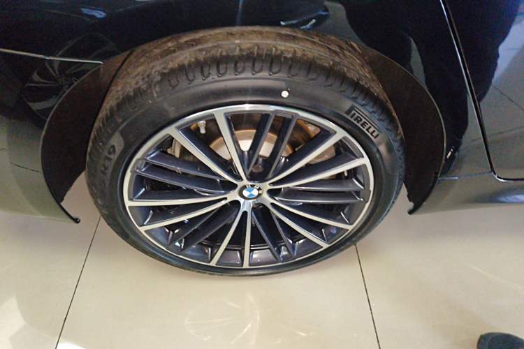 Used BMW 5 Series 2022 Second Facelift 530Li Leading Edition M Sport Package
