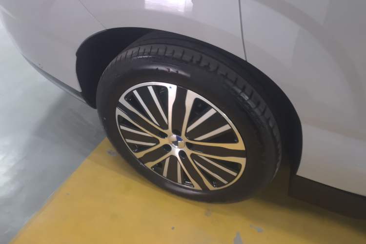 Used Denza N8L 2025 Model Zunrong Model