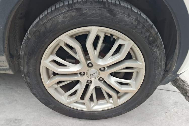 Used Land X7 2015 2.0T Panoramic Prestige Edition
