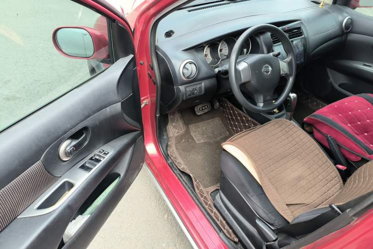 Used Nissan Livina 2010 JINRUI Edition 1.6L Automatic Standard Model Driver Seat