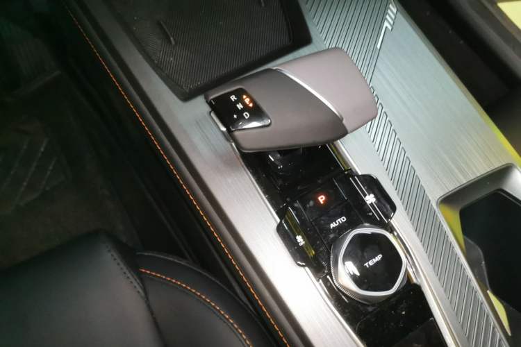 Used CHANGAN OSHAN Z6 2023 Blue Whale 1.5T DCT Smart Edition
