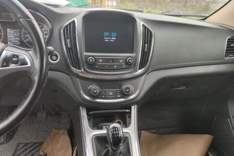 Used Baojun 560 2016 1.8L Manual Luxury Edition