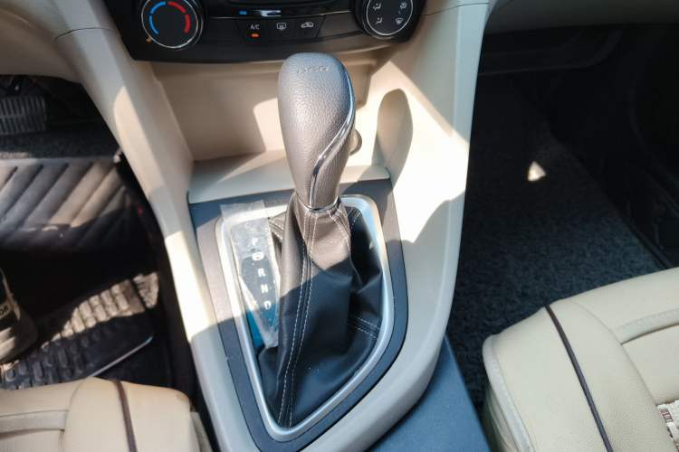 Used Buick GT 2018 15T Dual-Clutch Advanced Model China V Standard Gear Lever