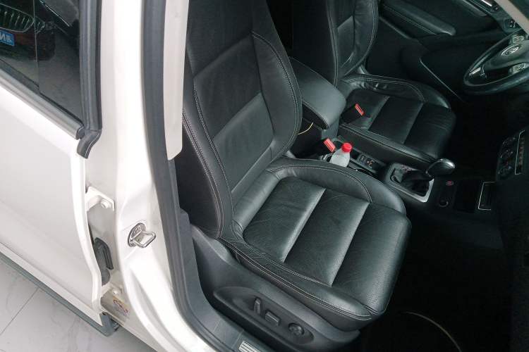 Used Volkswagen Tiguan 2016 300TSI Automatic Two-Wheel Drive Luxury Edition Right Front Seat