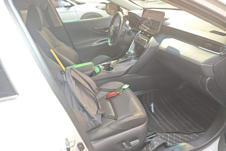 Used Toyota Harrier 2022 Dual-Engine 2.5L CVT Four-Wheel Drive Luxury Edition