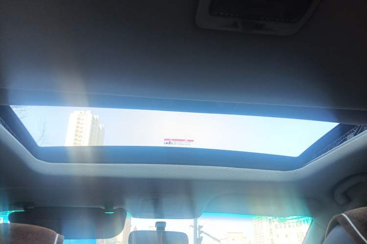 Used Luxgen U6 SUV 2014 2.0T ZhiZun Model Headliner