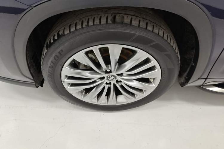 Used Toyota Highlander 2022 Dual-Engine 2.5L Four-Wheel Drive Prestige Version 7 Seats
