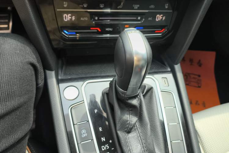 Used Volkswagen Magotan 2023 2 Million Units Commemorative Edition 330TSI DSG Luxury Version
