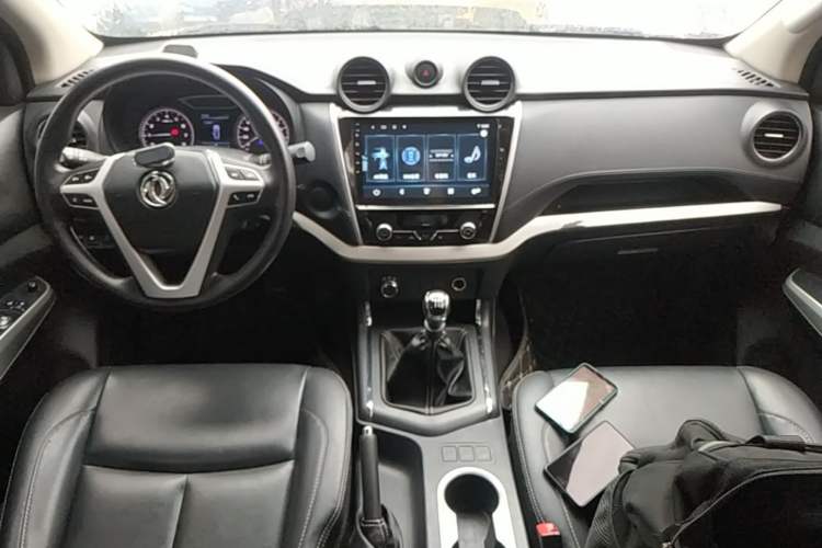 Used Dongfeng Palazzo 2021 1.8T Manual 4x4 Elite Edition Center Console