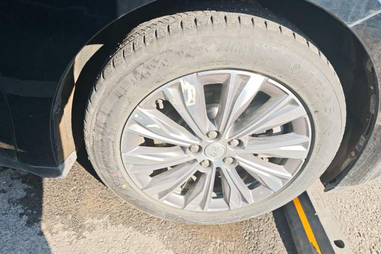 Used Hongqi E-QM5 2024 560km PLUS Right Front Wheel Hub