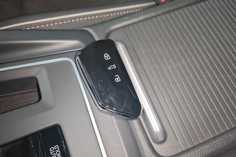 Used Volkswagen Golf 2023 Facelift 280TSI DSG R-Line Lite
