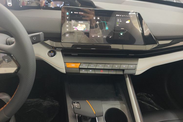 Used Changan UNI-V iDD 2024 Blue Whale Smart Electric iDD 136km ZhiKu Model