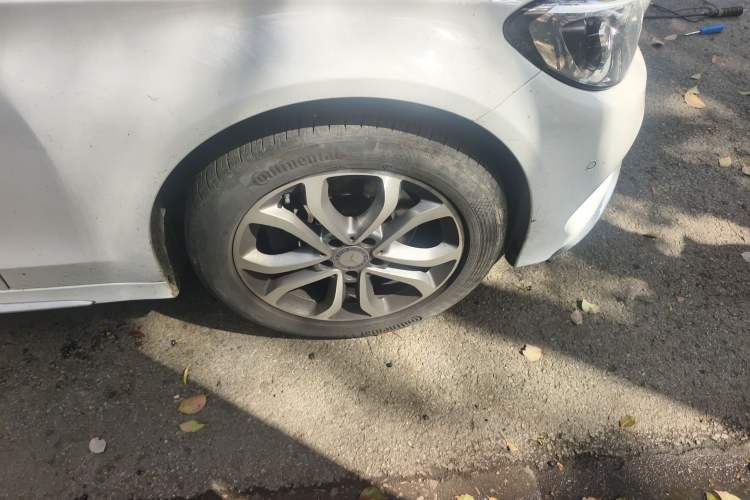 Used Mercedes-Benz C-Class 2017 C 180 L Sport Edition Right Front Wheel Hub