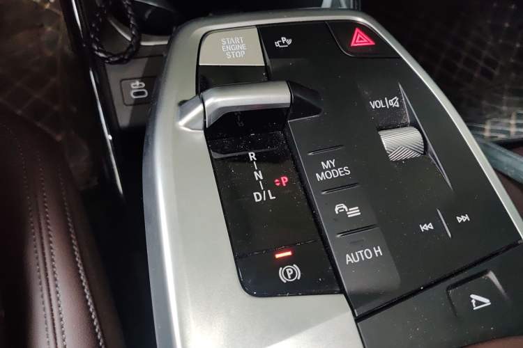 Used BMW X1 2024 sDrive25Li X Design Package Gear Lever