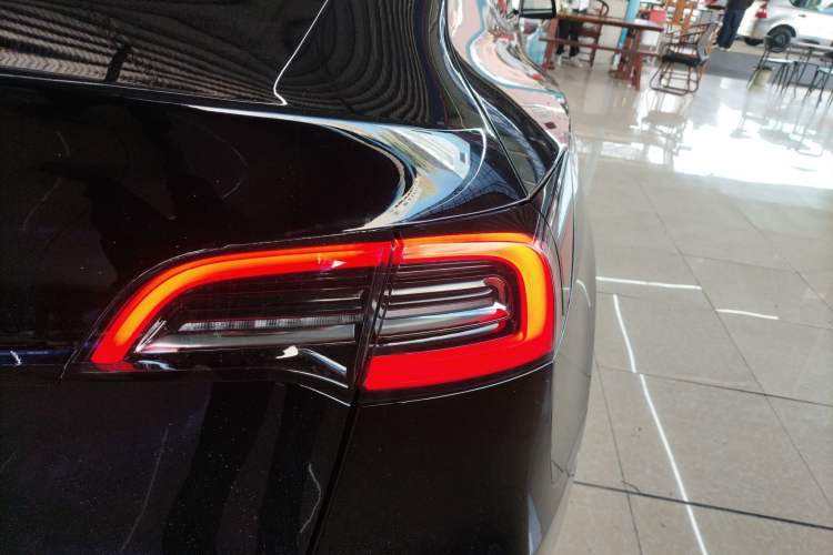 Used Tesla Model Y 2023 Rear-Wheel-Drive Version
