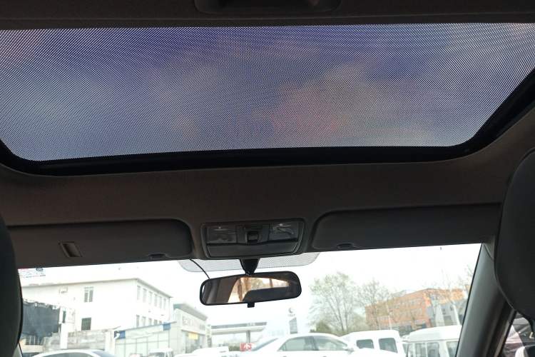 Used Hyundai Verna Ray 2014 1.4L Automatic GLX Headliner