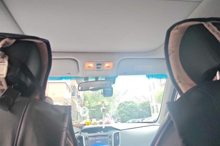 Used Hyundai ix25 2015 1.6L Automatic Two-Wheel-Drive Deluxe DLX Model Headliner