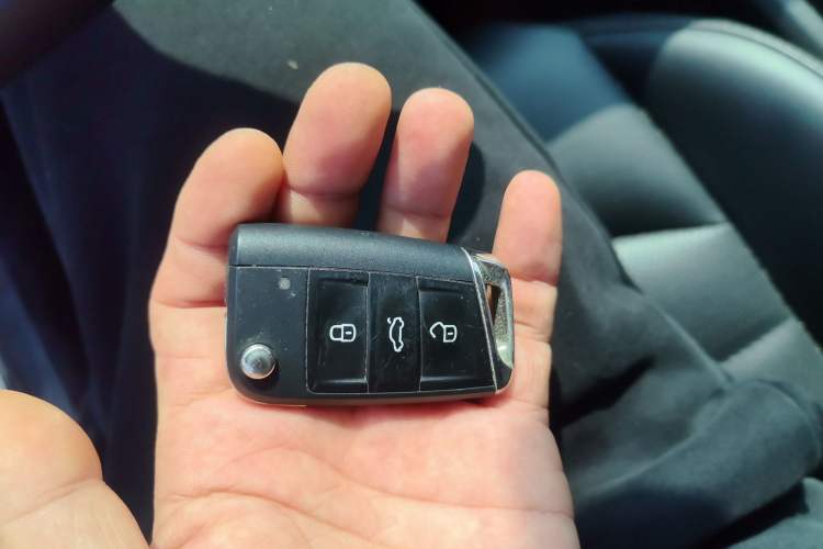 Used Volkswagen Tharu 2022 280TSI Two-Wheel-Drive Luxury Edition Vehicle Key