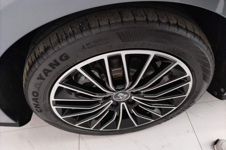 Used BYD Han 2020 EV Long-Range Luxury Model Right Rear Wheel Hub