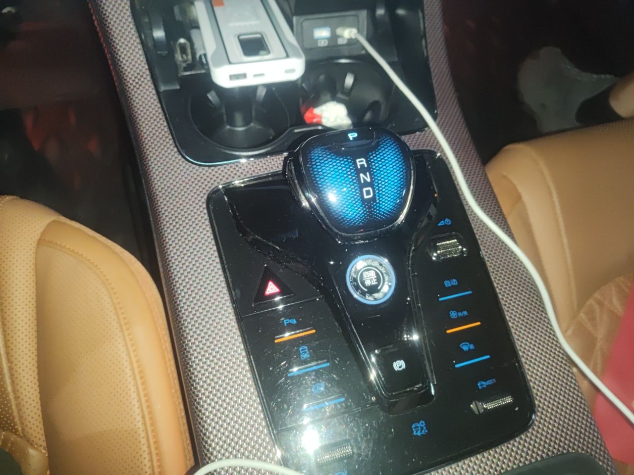 BYD Han 2022 DM-i 121KM Luxury Model — снимка 14