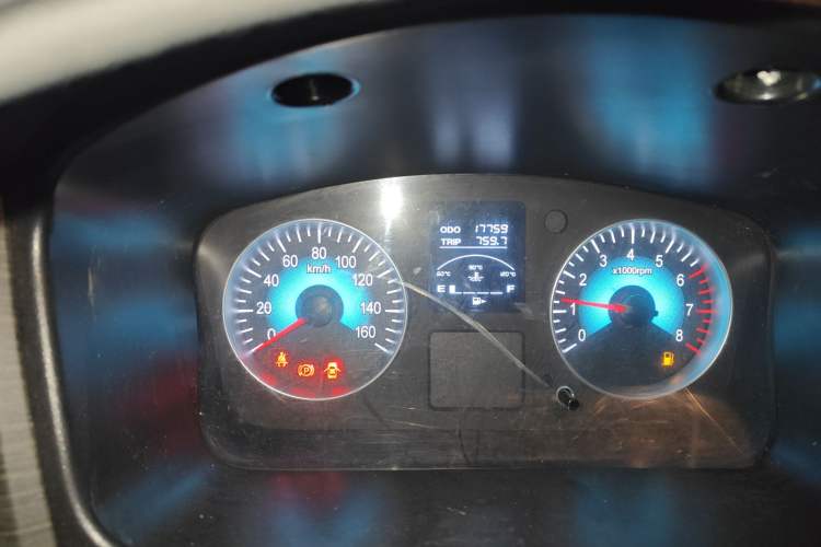 Used Jinbei New Hiace X30L 2023 1.5L Super-Enjoyment Edition Passenger Van 5/6/7-Seater Non-Air-Conditioned Version SWC15M