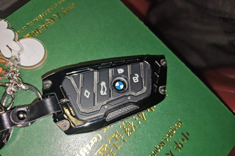 Used BMW 5 Series 2022 Second Facelift 530Li Luxury Version M Sport Package Vehicle Key