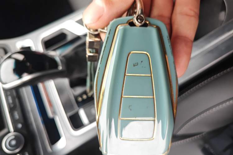 Used Geely Auto Emgrand 2019 Leading Edition 1.5L CVT Luxury Model China V Standard Vehicle Key