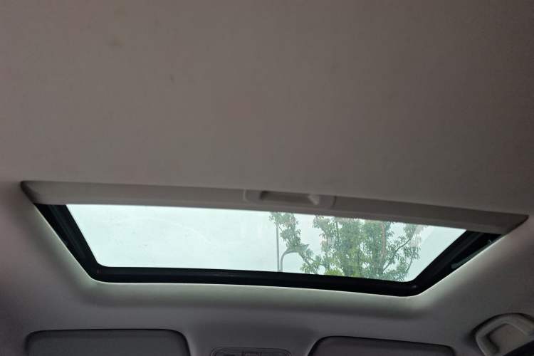 Used CHANGAN KAICHENG Oushang A600 2016 1.5L Manual Luxury 7-Seater Headliner