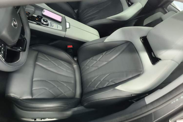 Used CHANGAN CS75 PLUS 2024 3rd Generation Champion Edition 1.5T Intelligent Drive Dynamic Model