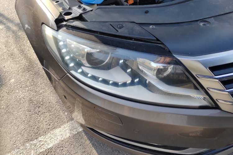 Used Volkswagen FAW-Volkswagen CC 2013 2.0 TSI Luxury Model Right Front Headlight