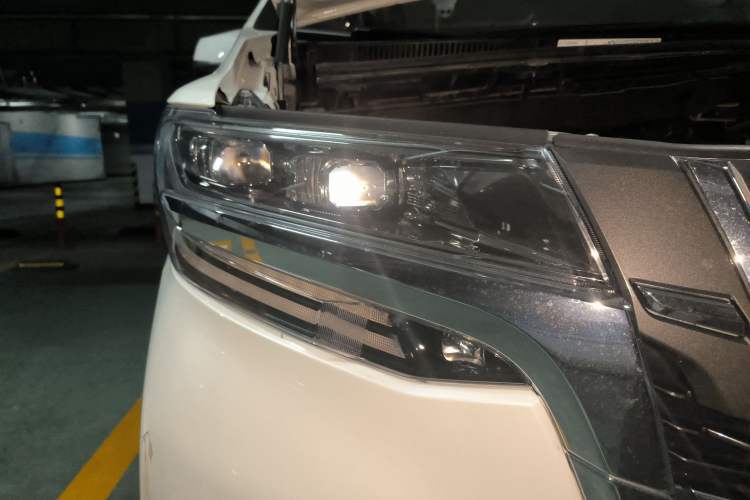 Used Toyota Alphard 2021 Dual-Engine 2.5L Luxury Edition