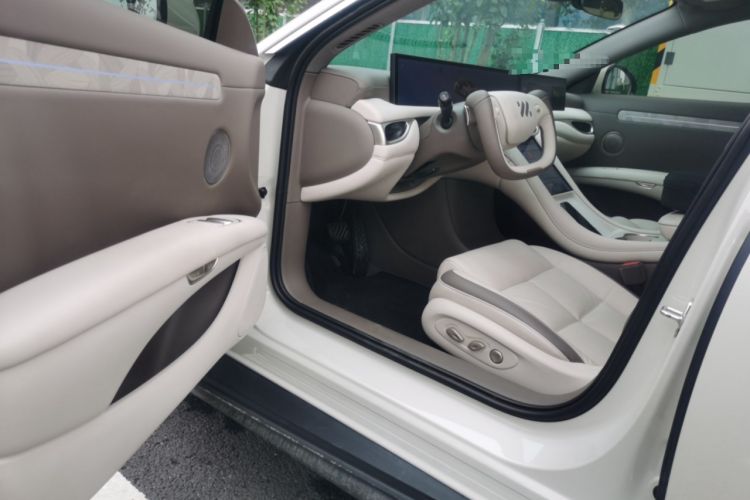 Used IM L6 2025 Ultra Model
