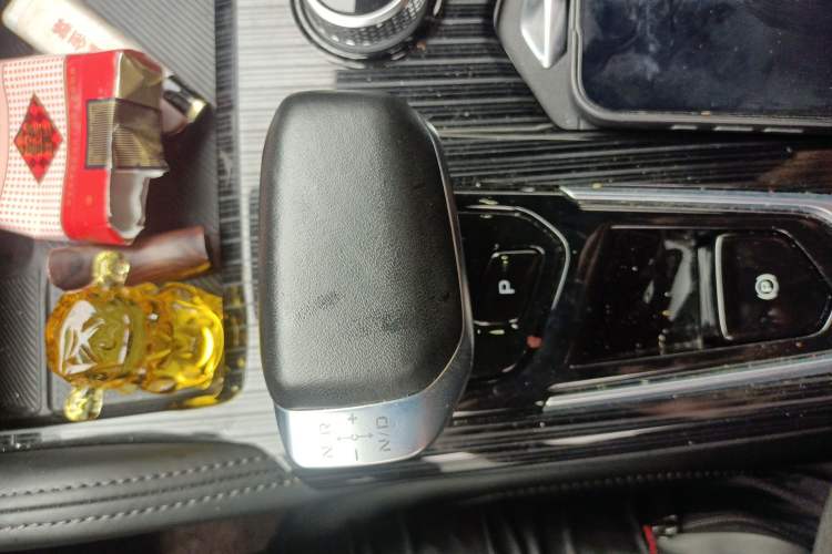 Used Geely Auto Monjaro L 2024 2.0TD High-Power Automatic Two-Wheel Drive Skyline Edition Gear Lever