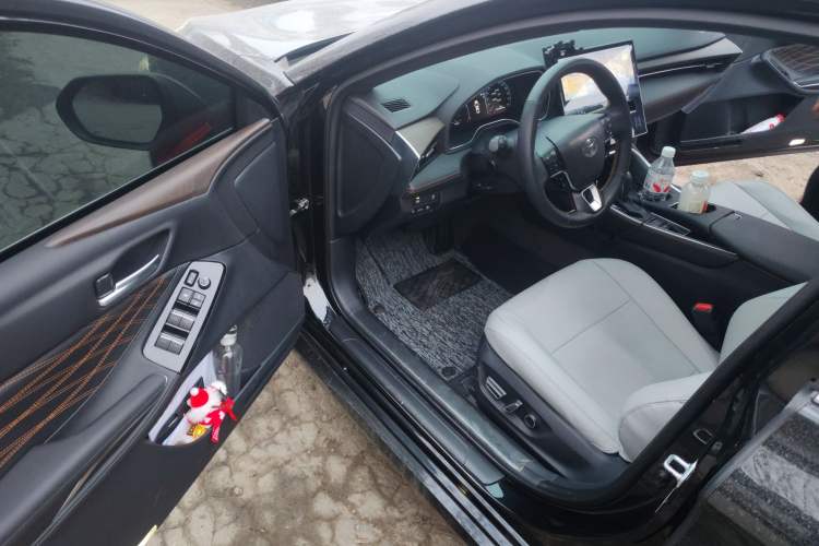 Used Toyota Avalon 2024 Dual-Motor 2.0L Luxury Edition
