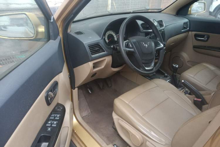 Used Wuling Hongguang 2014 1.5L S Comfort Model