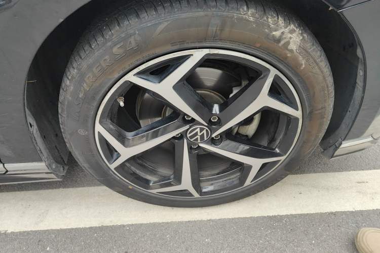 Used Volkswagen Magotan 2023 2 Million Units Limited Edition 330TSI DSG Leading Version