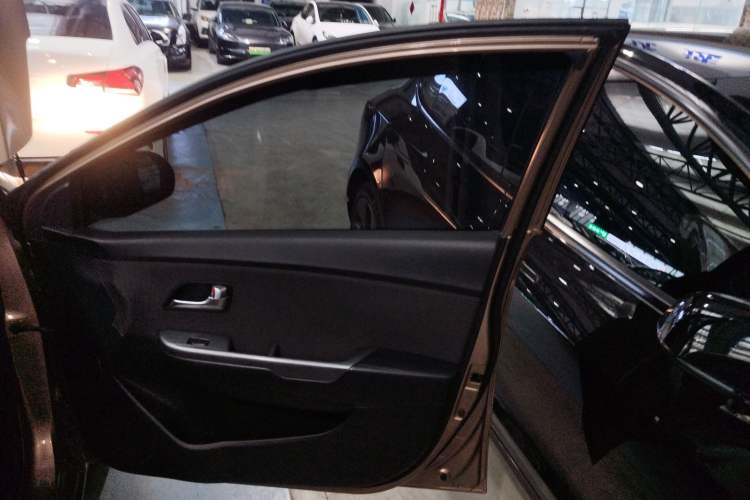 Used Kia K2 2015 Sedan 1.4L Automatic GLS
