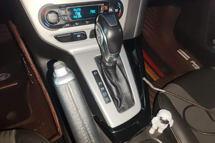 Used Ford Focus 2012 Hatchback 2.0L Automatic Luxury Sport Model